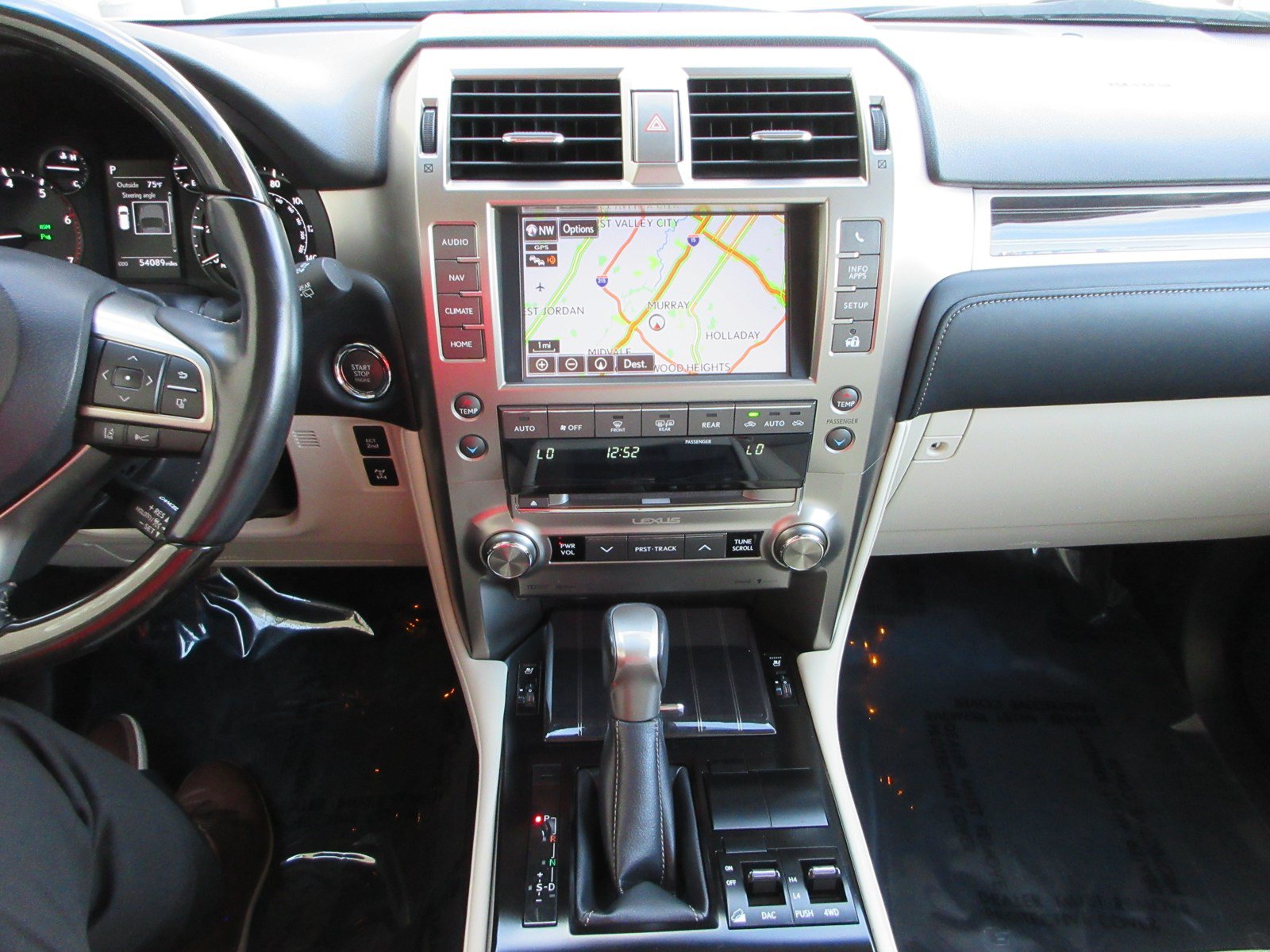 Used 2021 Lexus GX 460 Premium w/ Premium Package AWD/4WD image 40