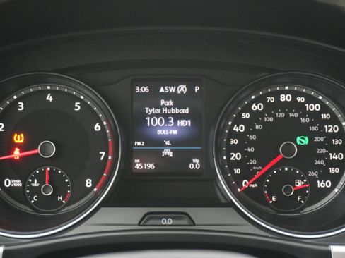 Used 2021 Volkswagen Atlas SE w/ Panoramic Sunroof Package image 18