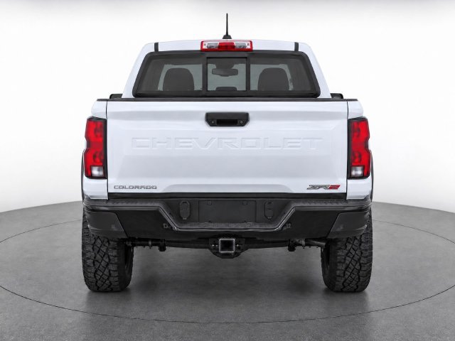 Used 2026 Chevrolet Colorado ZR2 w/ Technology Package AWD/4WD image 7