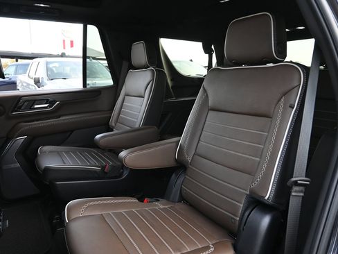 Used 2025 GMC Yukon Denali Ultimate AWD/4WD image 20