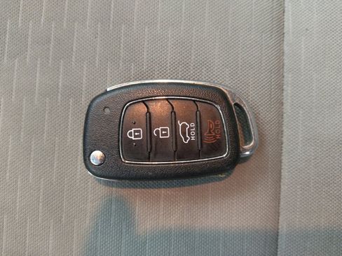 Used 2019 Hyundai Tucson SE image 32