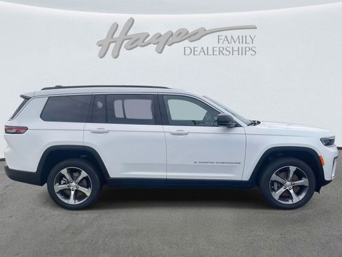 New 2026 Jeep Grand Cherokee L Limited RWD image 3