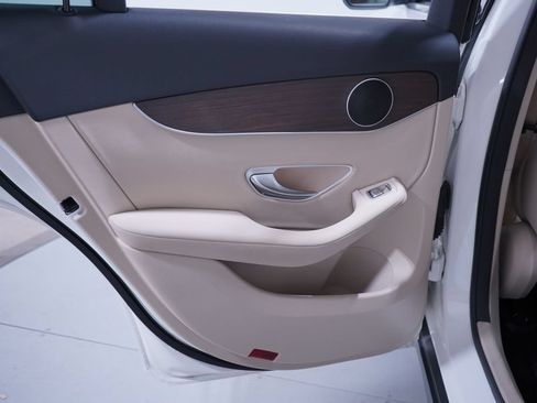 Used 2021 Mercedes-Benz GLC 300 image 17