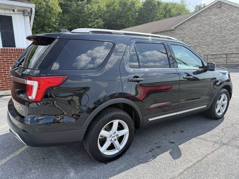 Used 2017 Ford Explorer XLT AWD/4WD image 5