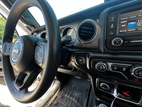 Used 2019 Jeep Wrangler Sport AWD/4WD image 17