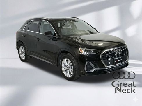 Used 2025 Audi Q3 2.0T Premium w/ Convenience Package image 11