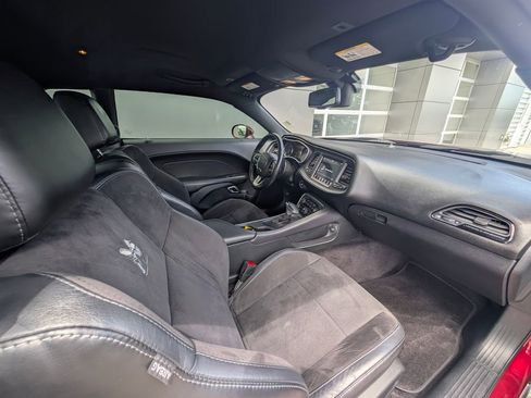 Used 2017 Dodge Challenger R/T Scat Pack w/ Leather Interior Group RWD image 14