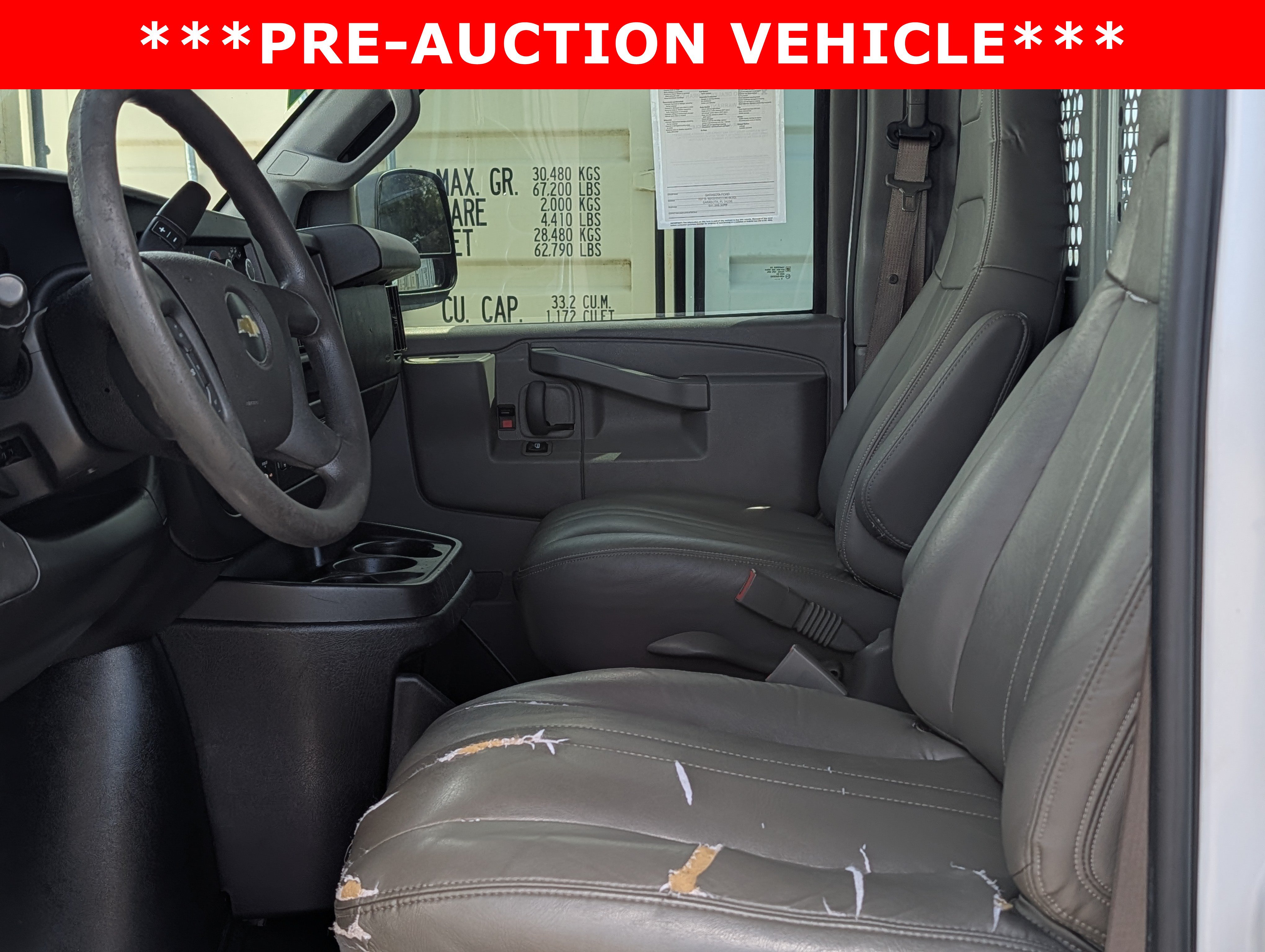 Used 2018 Chevrolet Express 2500 w/ Driver Convenience Package RWD image 18
