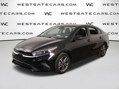 Used 2023 Kia Forte LXS w/ LXS Technology Package FWD image 1