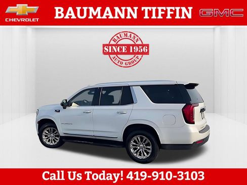 Used 2021 GMC Yukon SLT w/ SLT Premium Package image 2