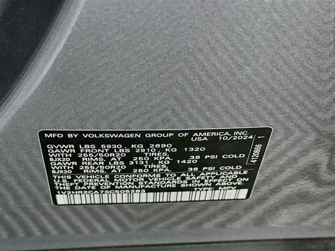 Used 2025 Volkswagen Atlas SE AWD/4WD image 12