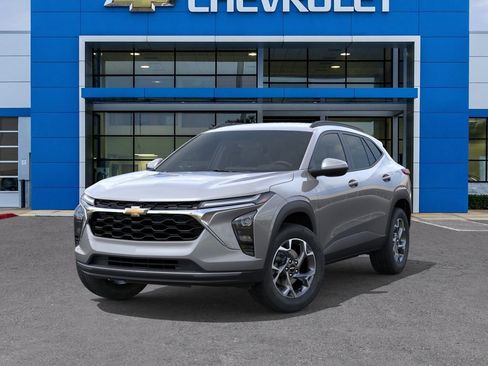 New 2026 Chevrolet Trax LT w/ LT Convenience Package FWD image 6