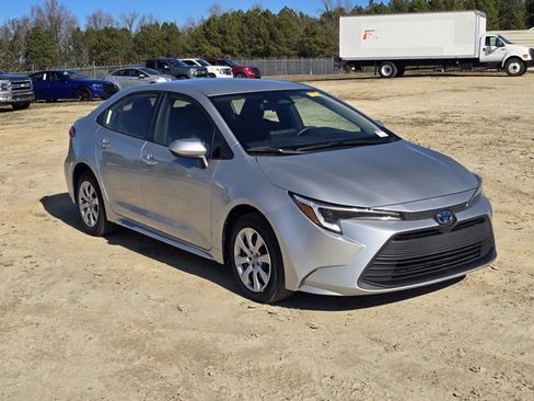 Used 2023 Toyota Corolla LE image 6