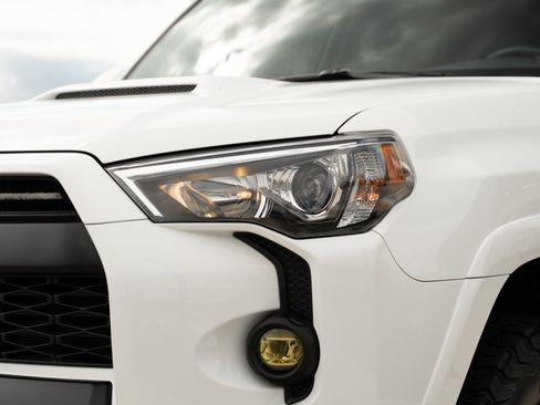 Used 2023 Toyota 4Runner TRD Off-Road Premium w/ Off Road Premium Plus Package AWD/4WD image 38