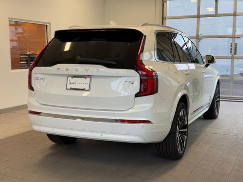 New 2026 Volvo XC90 T8 Ultra w/ Protection Package Premier image 6