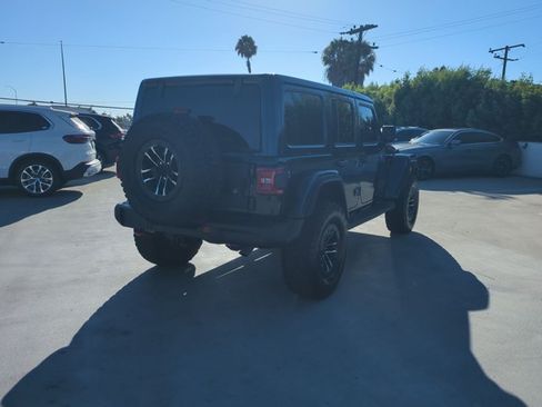 Used 2025 Jeep Wrangler Unlimited Rubicon AWD/4WD image 5