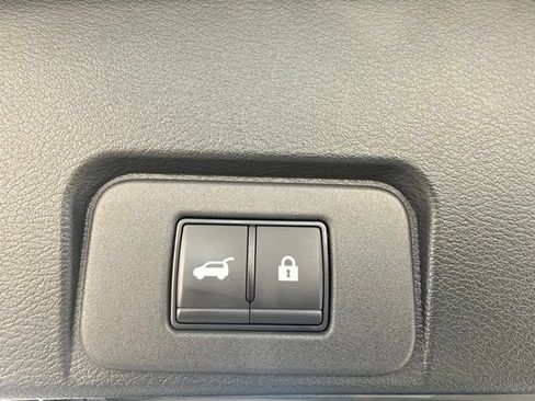 Used 2024 Nissan Rogue Platinum w/ Platinum Premium Package AWD/4WD image 28