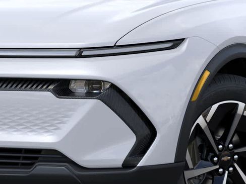 New 2026 Chevrolet Equinox EV LT image 10