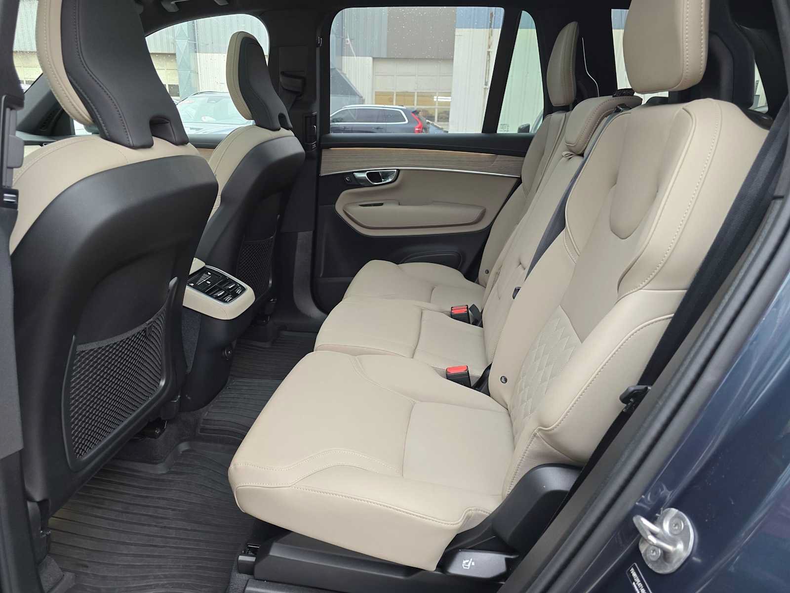 Used 2026 Volvo XC90 B5 Plus w/ Protection Package AWD/4WD image 15