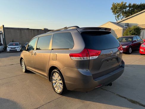 Used 2011 Toyota Sienna LE image 4
