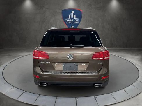 Used 2013 Volkswagen Touareg TDI image 4