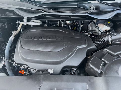 Certified 2023 Honda Odyssey Sport image 30