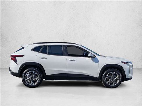 Certified 2024 Chevrolet Trax LT w/ Sunroof Package image 4