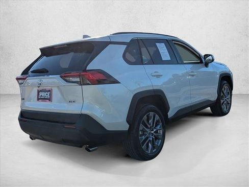 Certified 2022 Toyota RAV4 XLE Premium image 5