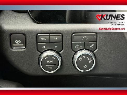 New 2026 GMC Sierra 1500 SLE image 38