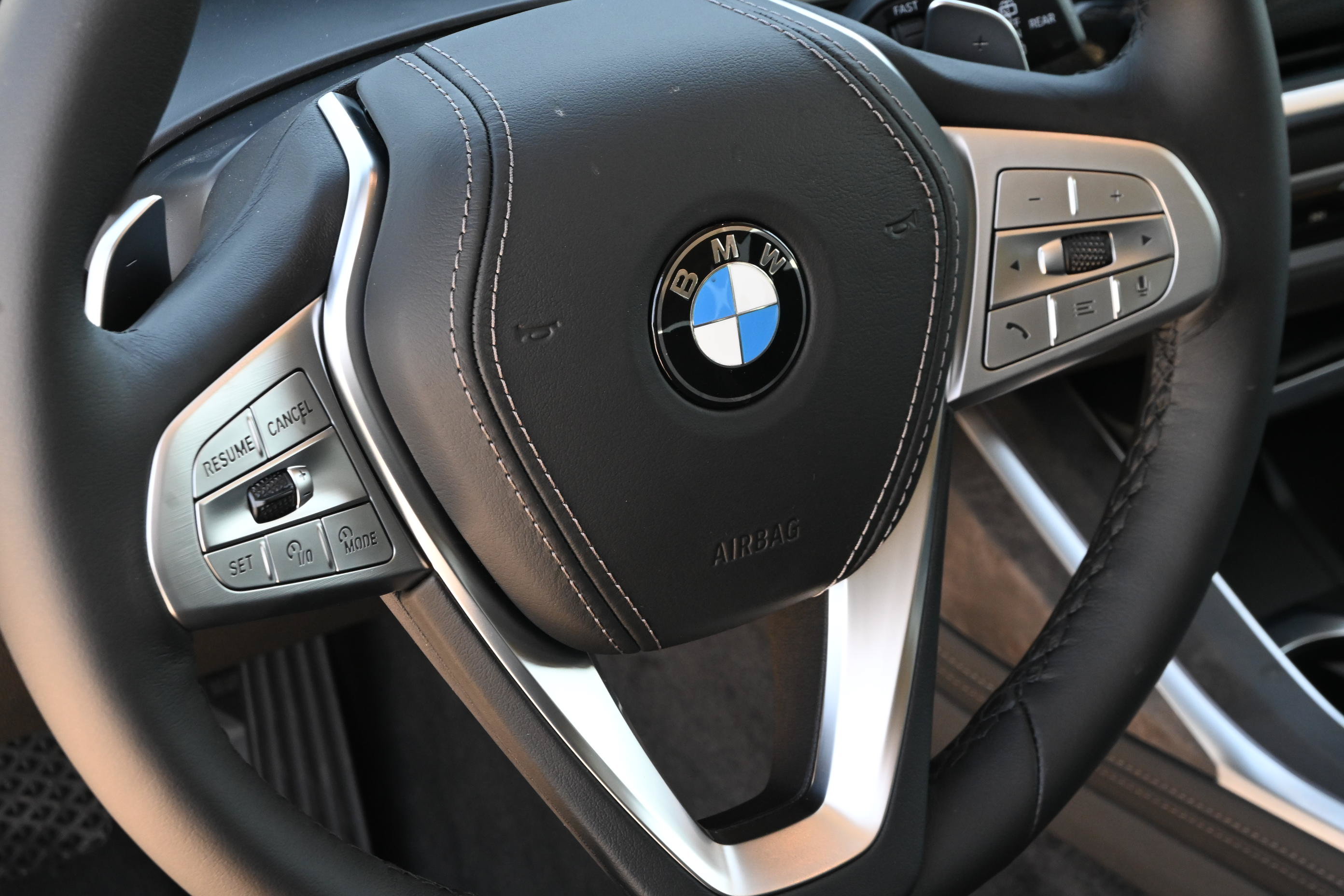 Used 2026 BMW X7 xDrive40i w/ Premium Package AWD/4WD image 21