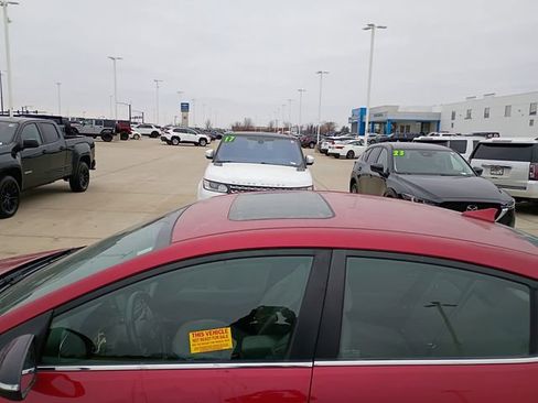 Used 2017 Hyundai Elantra Limited w/ Limited Tech Package 04 image 12