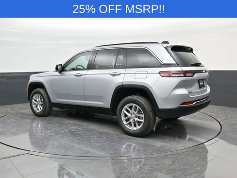 New 2025 Jeep Grand Cherokee Laredo X w/ Luxury Tech Group I AWD/4WD image 4