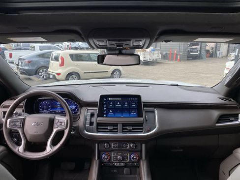 Used 2023 Chevrolet Tahoe Z71 w/ Luxury Package AWD/4WD image 13
