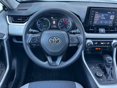 Certified 2020 Toyota RAV4 XLE w/ Convenience Package AWD/4WD image 14