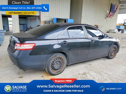 Used 2011 Toyota Camry image 4