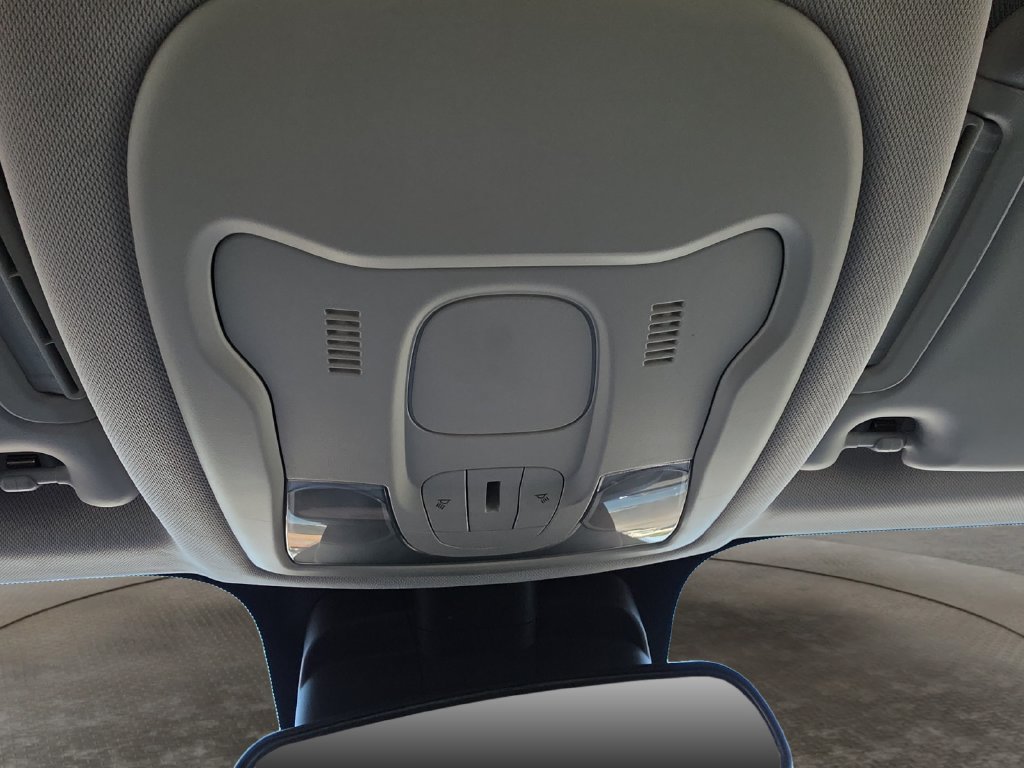 Used 2018 Jeep Renegade Latitude AWD/4WD image 21