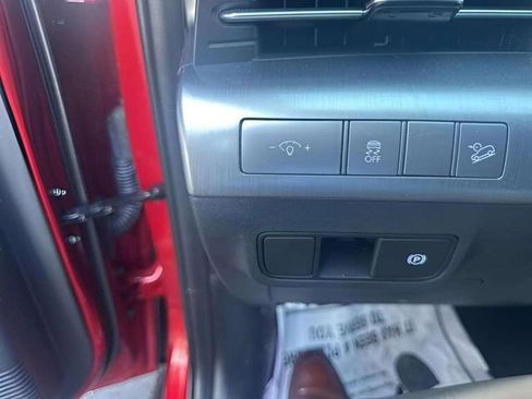 Used 2025 Hyundai Kona SEL image 8