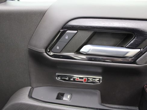 Used 2022 GMC Sierra 1500 AT4X image 32