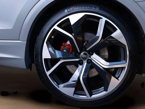 Used 2024 Audi RS Q8 AWD/4WD image 31