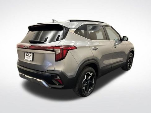 Used 2024 Kia Seltos EX AWD/4WD image 5