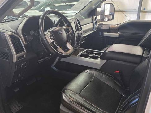 Used 2019 Ford F250 Lariat w/ Lariat Value Package image 7