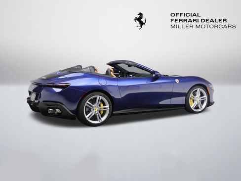 Certified 2025 Ferrari Roma Spider image 9