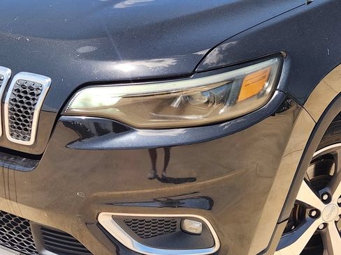 Used 2019 Jeep Cherokee Limited FWD image 11