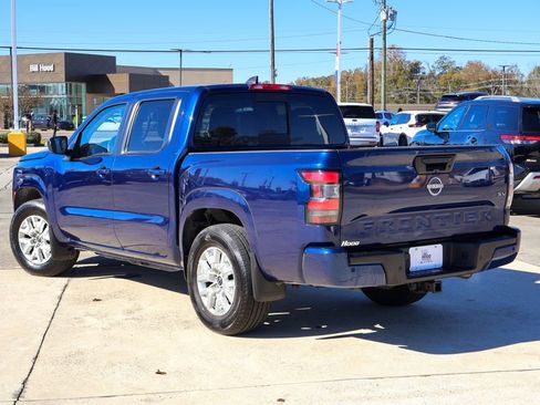 Used 2023 Nissan Frontier SV w/ SV Convenience Package image 2