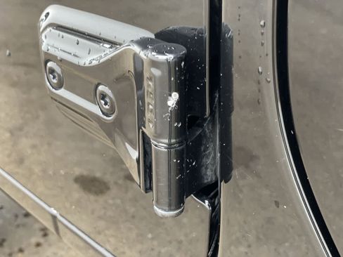 Used 2025 Jeep Wrangler Sahara image 30