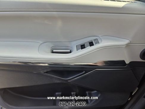 New 2026 Lincoln Navigator Premiere AWD/4WD image 22