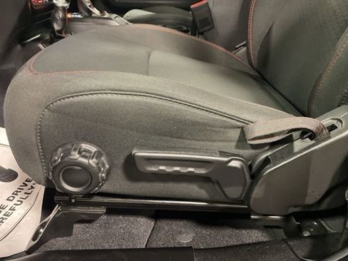 Used 2023 Jeep Wrangler Unlimited Rubicon w/ Cold Weather Group AWD/4WD image 16
