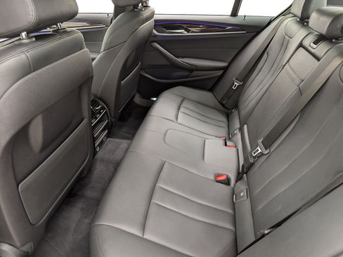 Used 2020 BMW 530i w/ Premium Package image 14