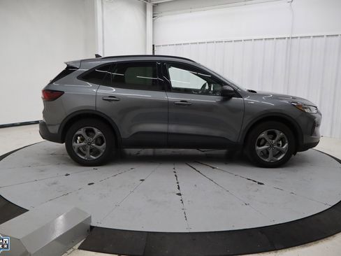Used 2025 Ford Escape ST-Line image 2
