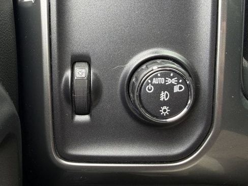 Used 2018 Chevrolet Silverado 1500 LT w/ Texas Edition RWD image 21